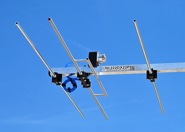 222MHz 22Elements Super Yagi Antenna 222DX22P Dipole and Balun View