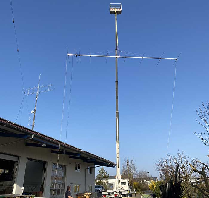 6m Extreme Strong Antenna for any Harsh o Wind Conditions PA50-9-12BGEXSHD Test Hanging From a Cherry Picker DK8NE